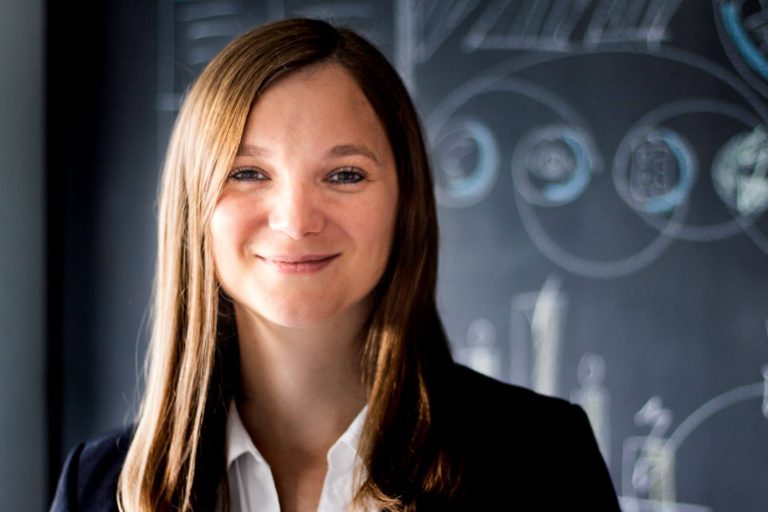"In unserem netten Team leben wir im Kleinen das, was wir auch unseren Kunden verkaufen: eine moderne Arbeitswelt mit flexiblen Arbeitsplätzen und unterschiedlichen Arbeitsmöglichkeiten. Bei unserem regelmäßigen aconsea Talk und dem jährlichen Incentive kommt auch das Miteinander nicht zu kurz."